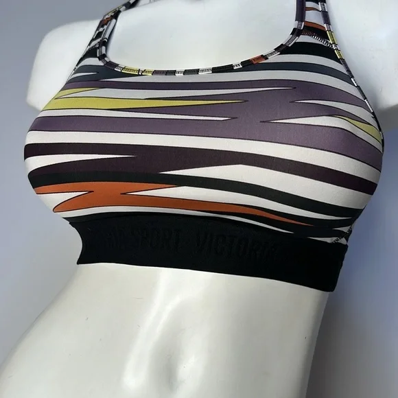 VICTORIA’S SECRET VSX The Player Geometric Print Racerback Sports Bra Sz M NWOT - Picture 4 of 15